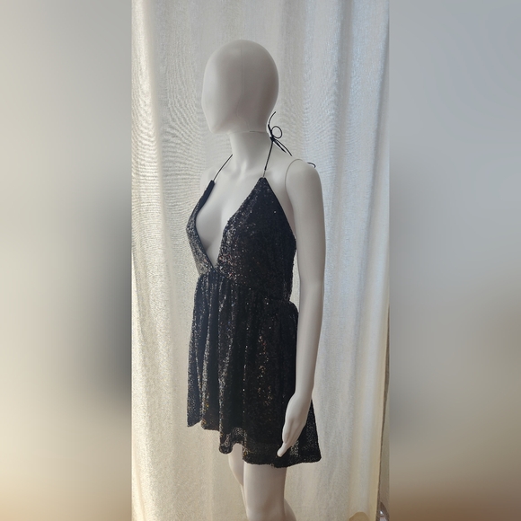 Tobi Black Sequins Mini Dress in Medium! - Picture 2 of 9
